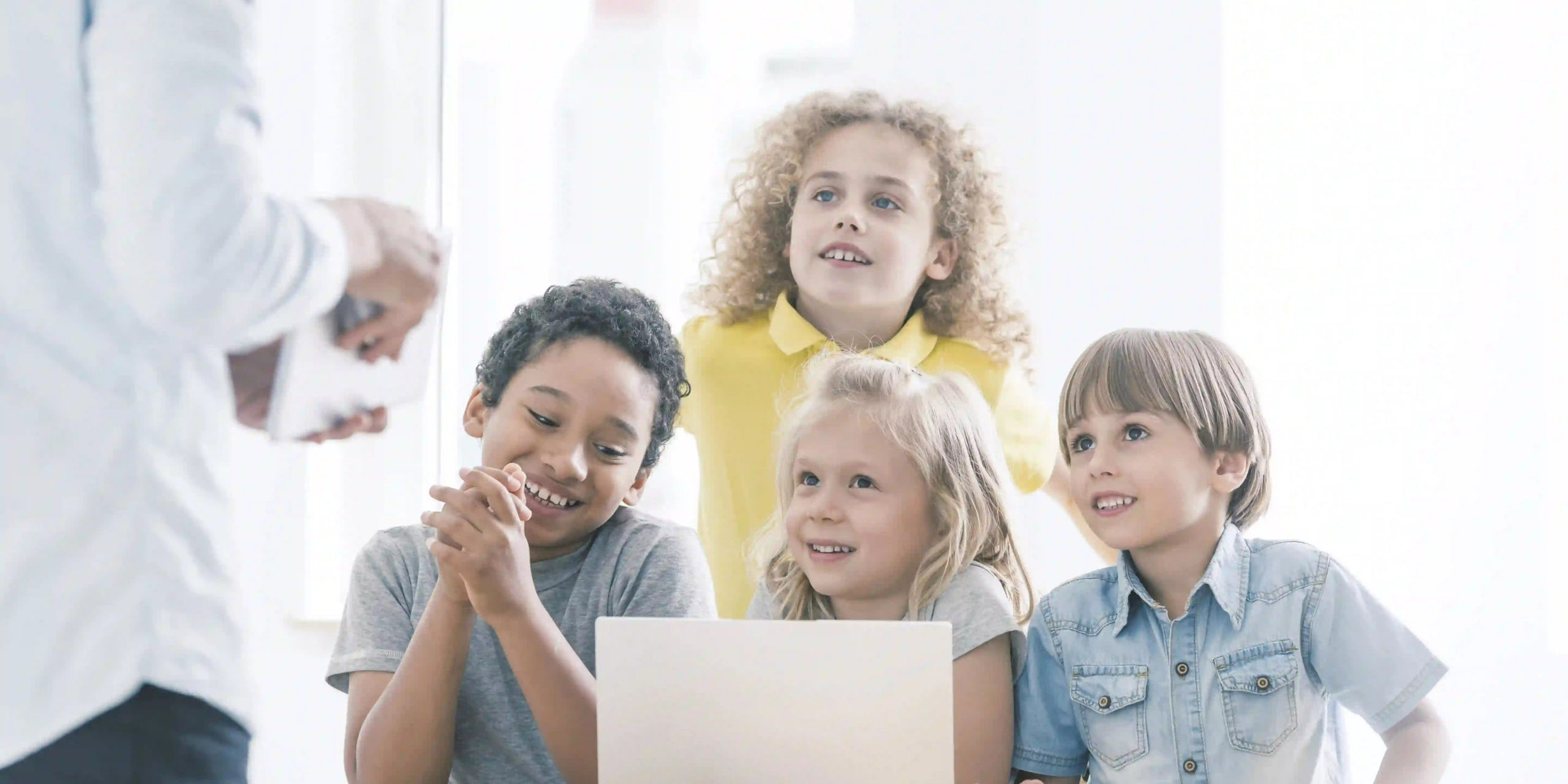 Kids-working-on-coding
