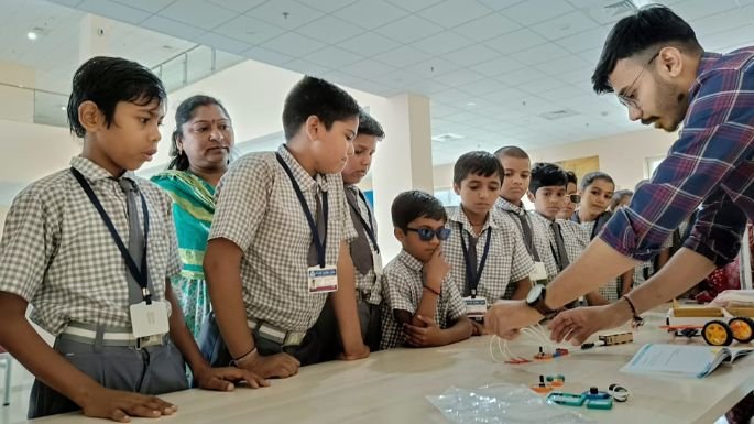 become robotics teacher 男生裸身图片无内裤