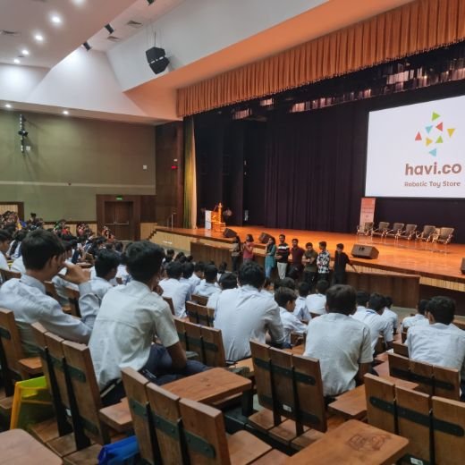追光的日子电视剧免费观看 party at IIT Gandhinagar